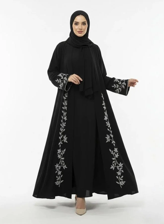 عبايات لمحة عباية سموّ مشغولة بشك يدوي